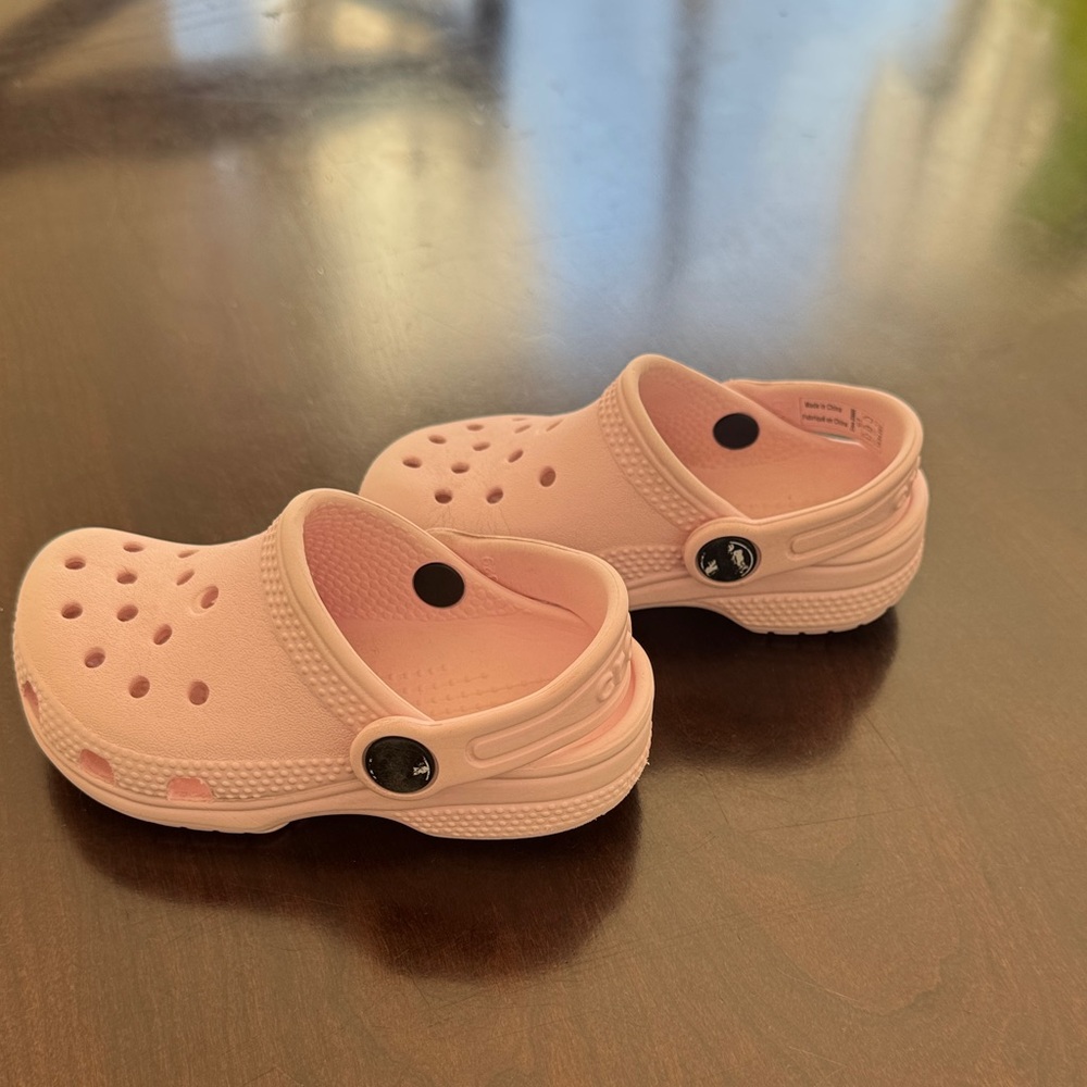 CROCS Classic Toddler Clogs - Blush Pink - Picture 7 of 10